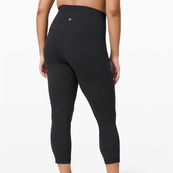 Lululemon Align Super High-Rise Crop *Crushed Velvet
Black - Picture 3 of 9